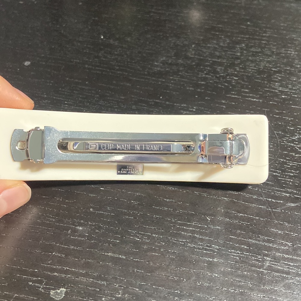 BNWOT Authentic Marc Jacobs Cherry Barrette - Picture 4 of 5
